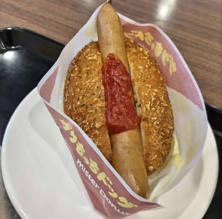 ミスドのザクもっちドックあらびきソーセージの画像