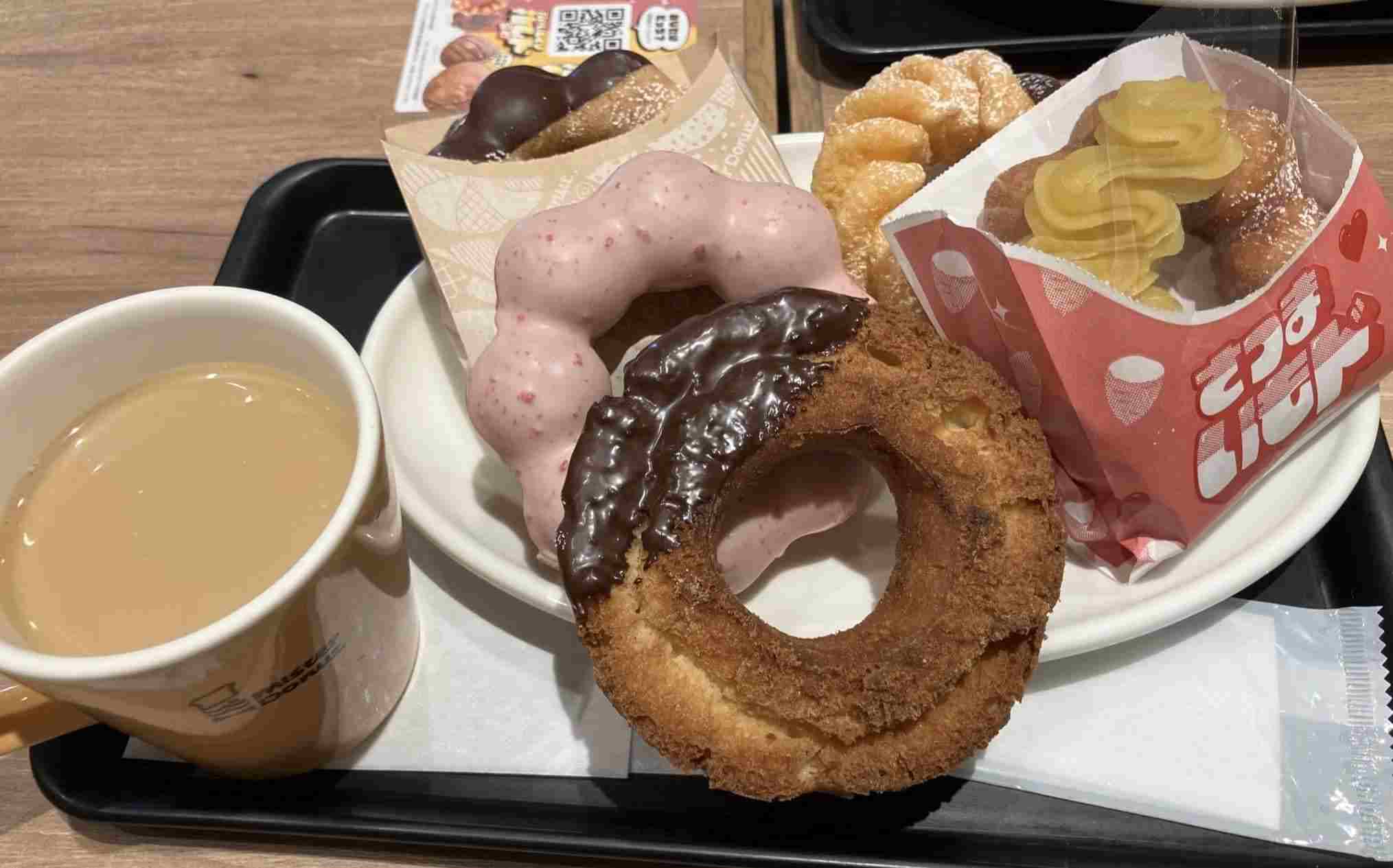 ミスド食べ放題で楽しめる、たくさんのドーナツとドリンク