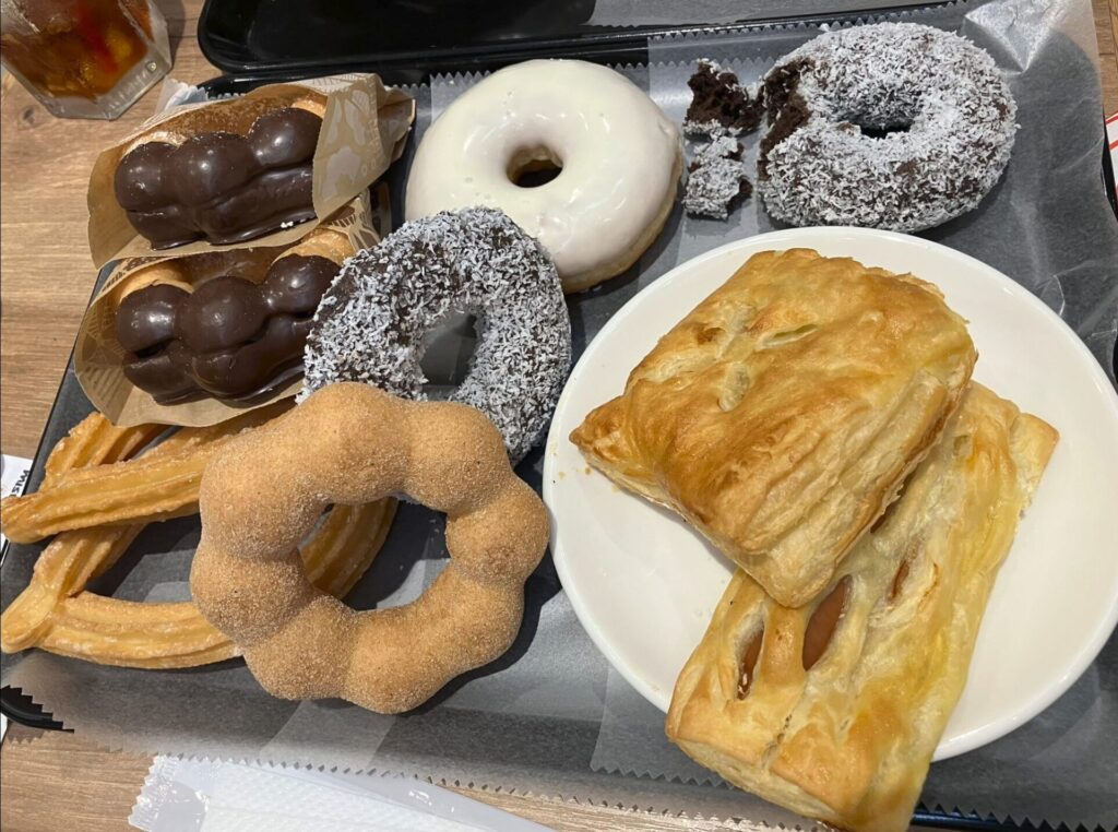 ミスドの食べ放題のドーナツやパイ