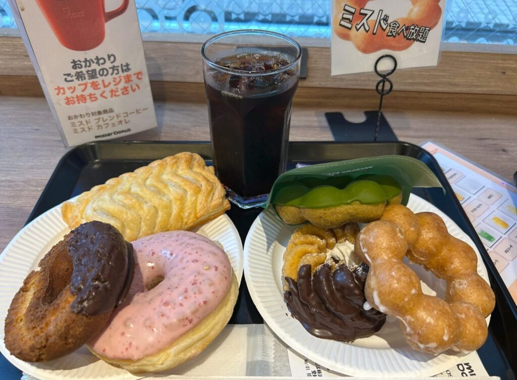 ミスド食べ放題のたくさんのドーナツやコーヒー
