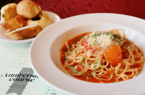 ロビンソン烏丸のトマトパスタの写真