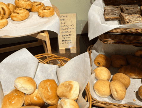 福岡オルカの食べ放題パンの画像
