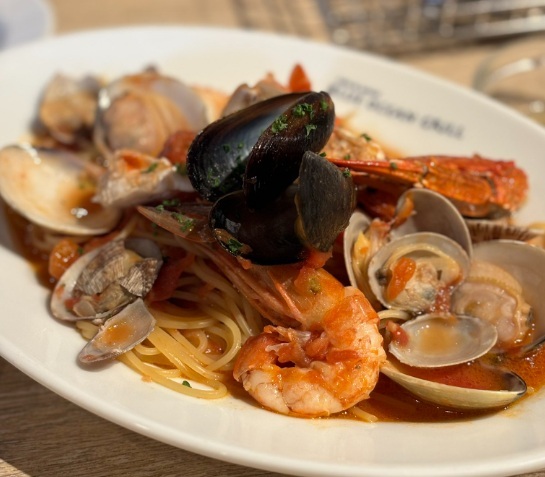 ブルーオーシャングリルの魚介のパスタ
