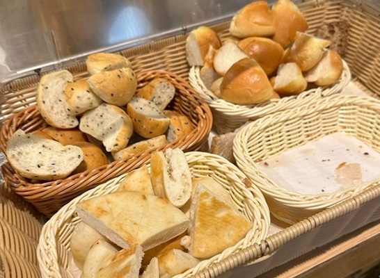 ブルーオーシャングリルの食べ放題のパン