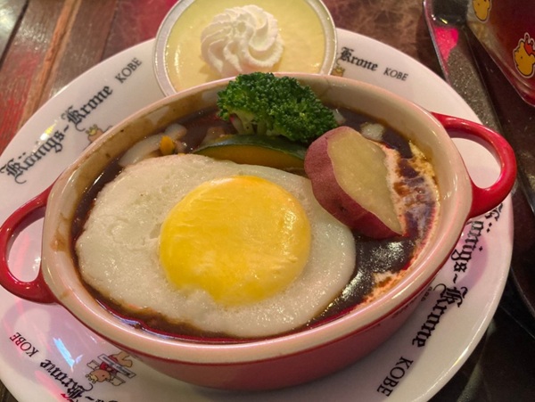 ケーニヒスクローネ　くまポチ邸のランチメニューのメイン　ビーフシチュー
