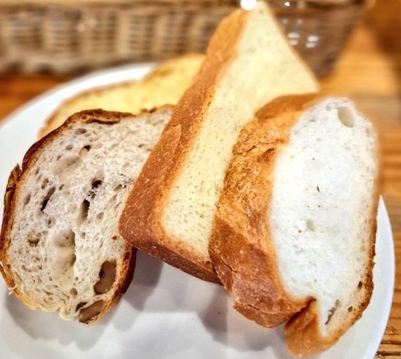 神戸屋レストラン　御影店の食べ放題のパン