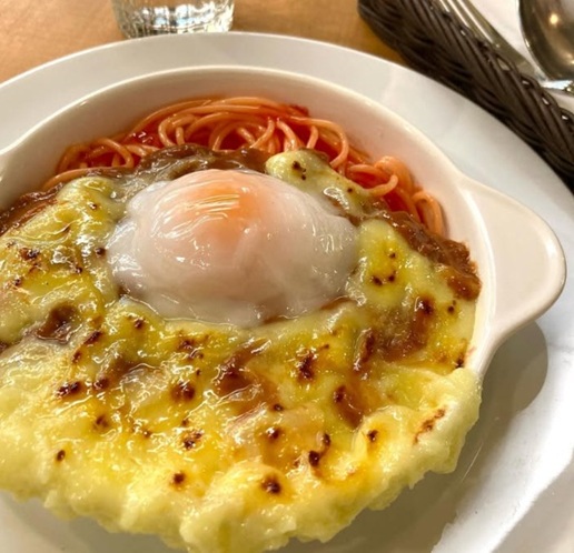 パスタ&カフェpepeolioのこんがりグラタンのクリーミーボロネーゼ