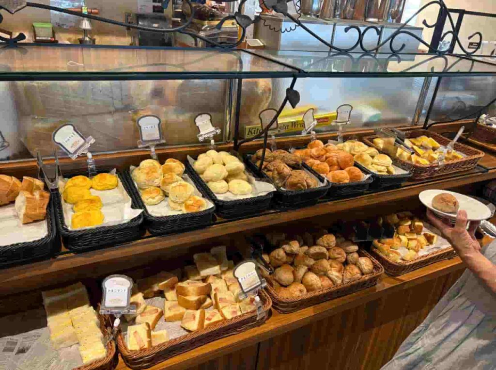 オランダ屋 富雄店のパン食べ放題