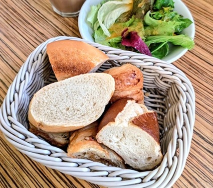 ViñaVinVino 新宿店の食べ放題のパン