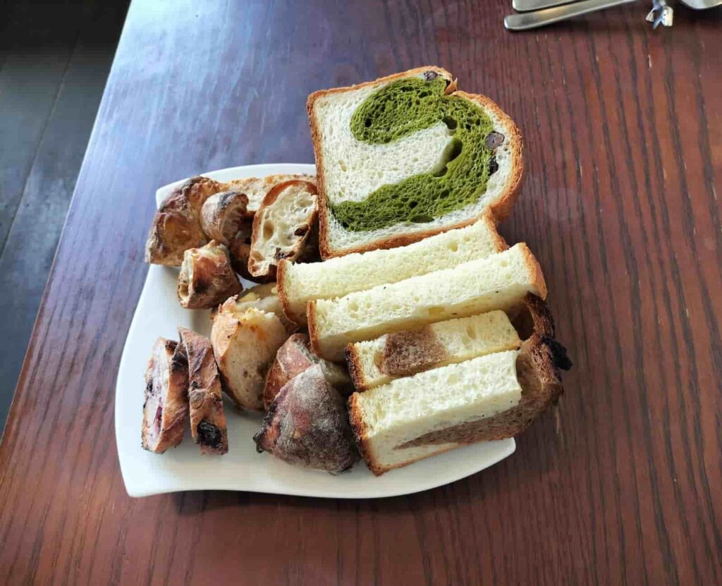 メゾン・フルリールのパン食べ放題で食べられるたくさんのパン