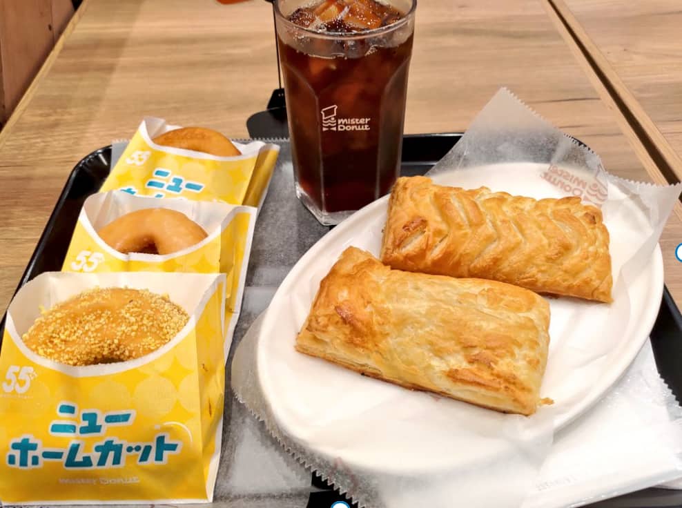 ミスドの食べ放題で楽しめる新作ドーナツ、パイ、ドリンクの画像