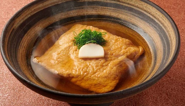 つるとんたんのお持ち帰り(テイクアウト)の大判きつねのおうどん