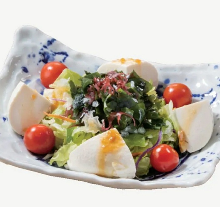 藍屋のお持ち帰り(テイクアウト)メニュー おぼろ豆富のサラダ