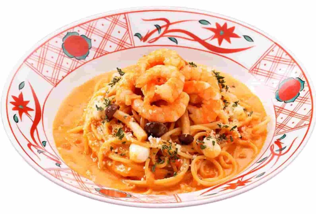 パスタ五右衛門のたっぷり海老とモッツァレラチーズのトマトクリーム