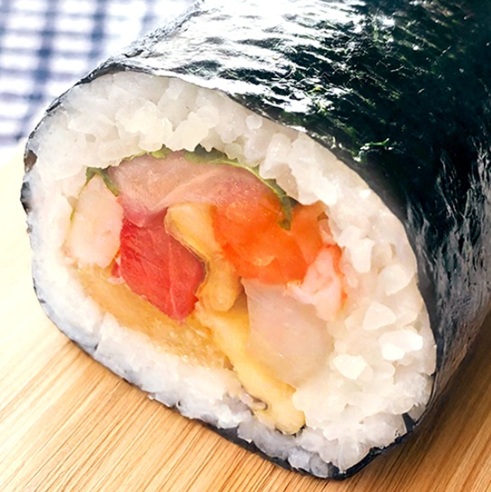 成城石井の恵方巻_[鮮魚4]九種具材の海鮮恵方巻_大