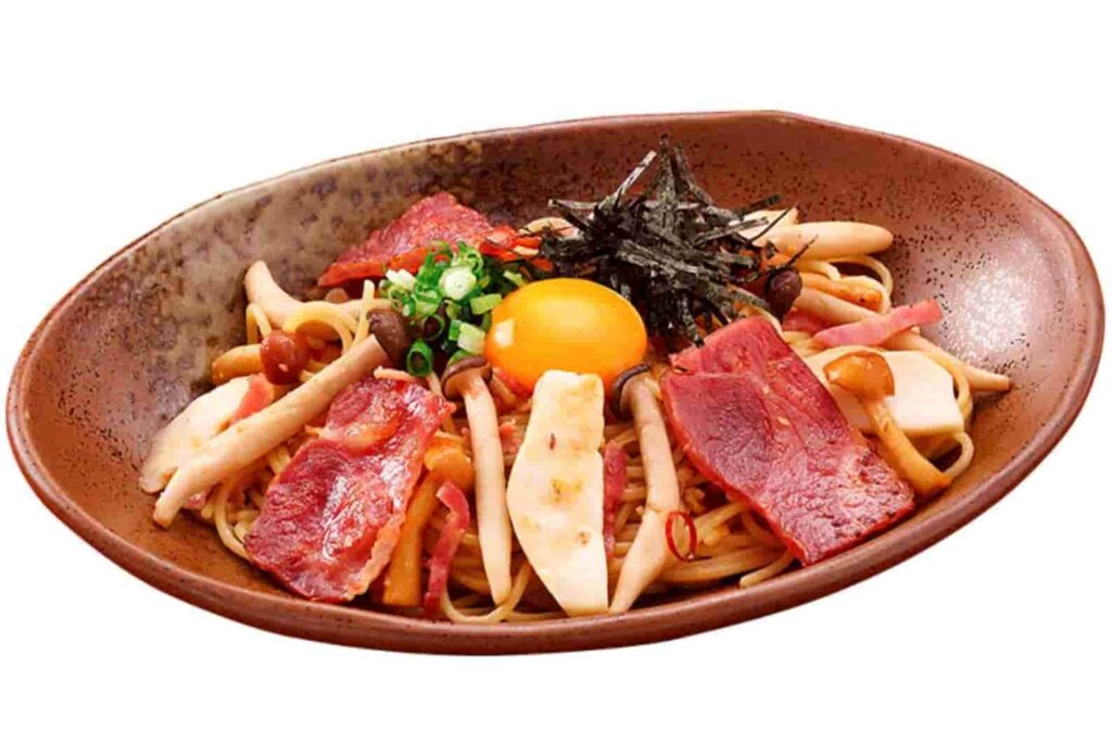 パスタ五右衛門のきのことベーコンの和風バター醤油