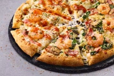 ドミノピザの期間限定_ぷりっと海老のハーフ&ハーフ