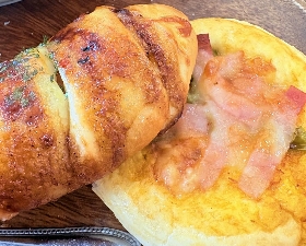 デイ&カフェ 翼(CAFE ウイング)のパン盛り合わせ