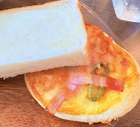 デイ&カフェ 翼(CAFE ウイング)のパン盛り合わせ