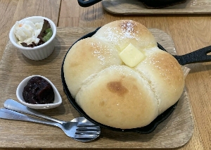 Le lupin bleu ル・ルパン・ブルーのちぎりパン