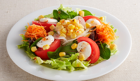 ジョイフルのイタリアンモッツァとトマトのサラダ