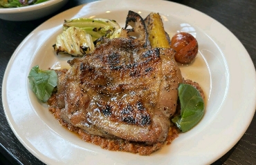 THE CITY BAKERY TRATTORIA RUBIN 仙台の鶏もも肉のぐりるトラパネーゼ風