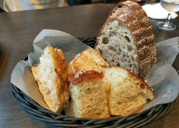 THE CITY BAKERY TRATTORIA RUBIN 仙台の食べ放題のパン