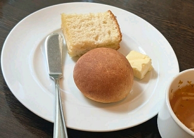 MEINA(メーナ)の食べ放題の自家製パン